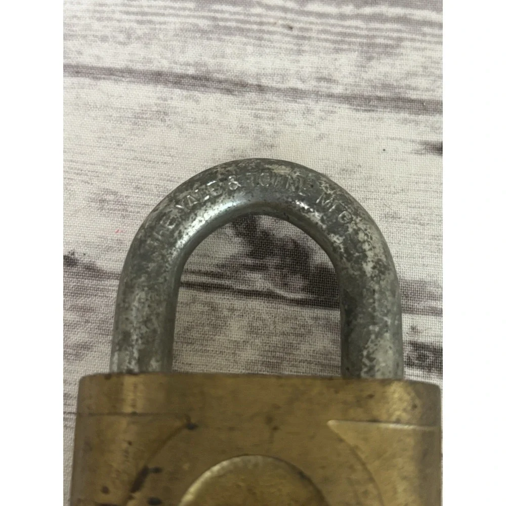 YALE Padlock With Original 2 Keys Works Great Vintage Brass Lock USA 3